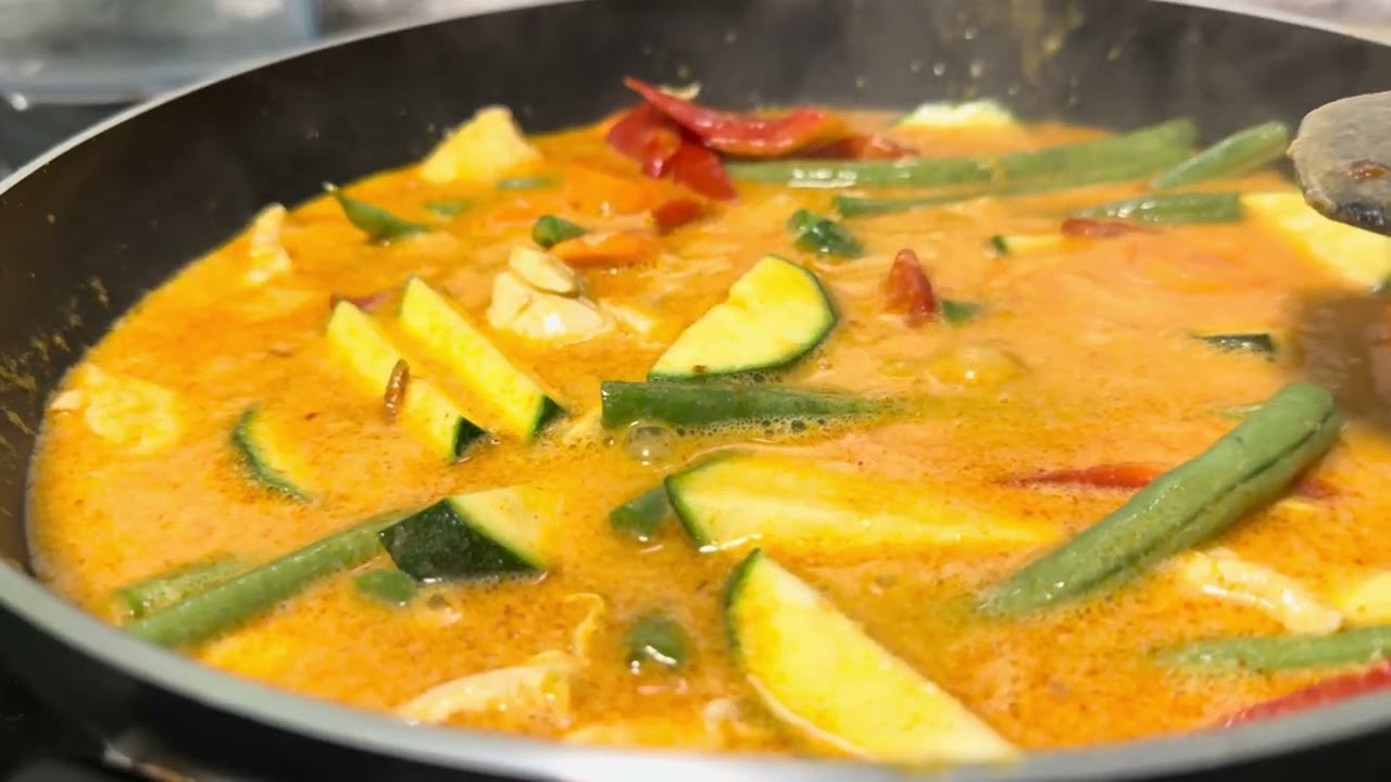 Red Thai Curry - Authentische Thaisuppe