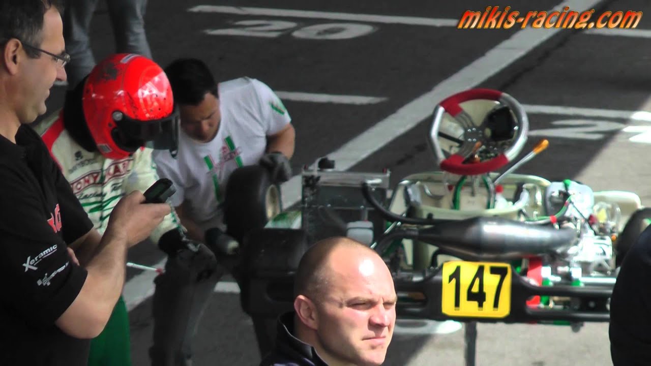 Schumacher Michael Changing Tires in Tony Kart
