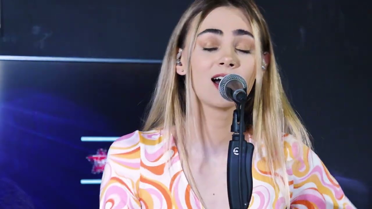 Virgin Radio Breakfast Romania: Alexia - Monocrom