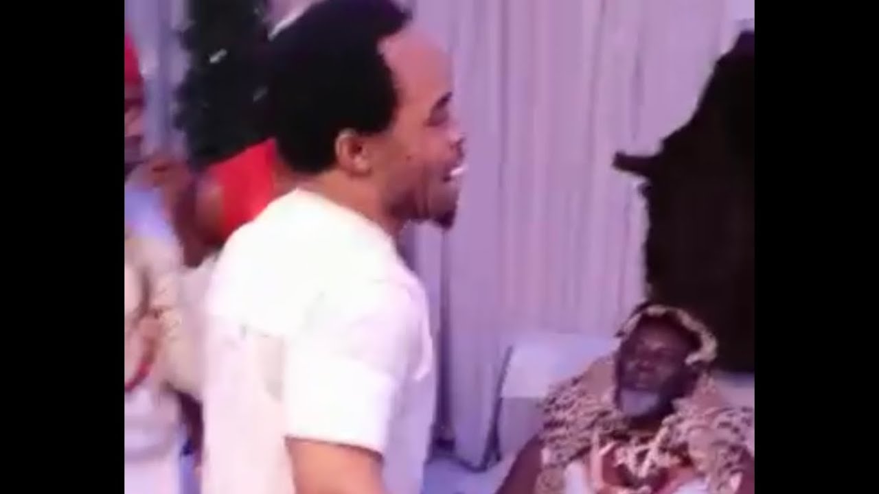 Prophet Odumeje live with Igwe Mkpume Azaoku from Abiriba as Abiriba first son Buries Mum