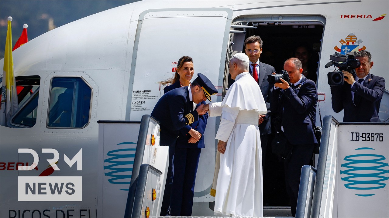 WATCH: King Felipe VI Bids Farewell to Pope Leo XIV as Spain Apostolic Journey Concludes | AK1G