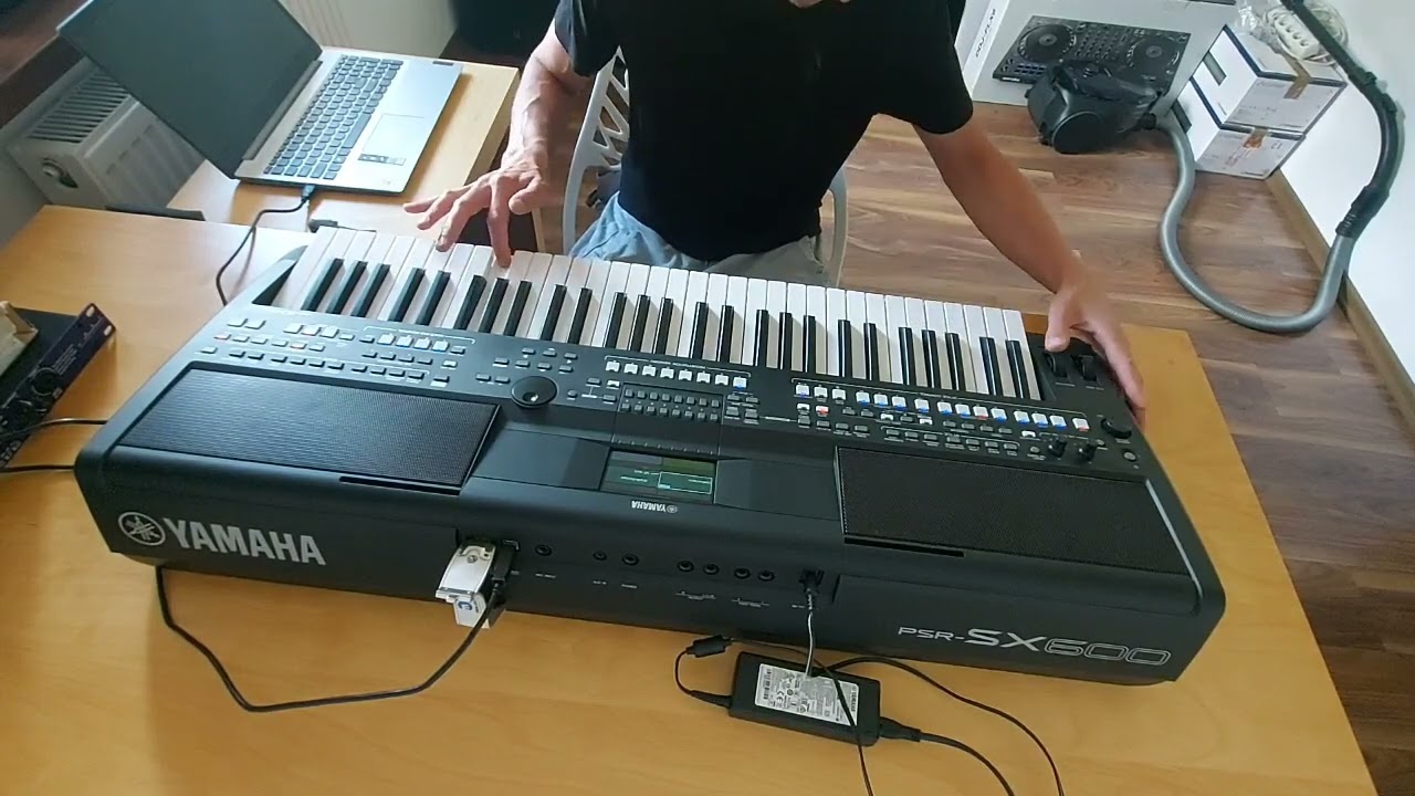 Yamaha SX600 