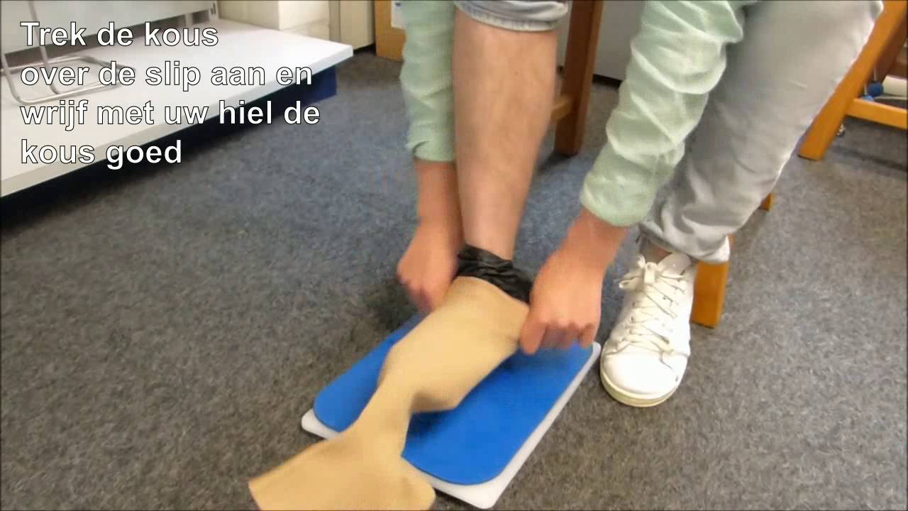 Steunkous aantrekken met de Smooth Slip