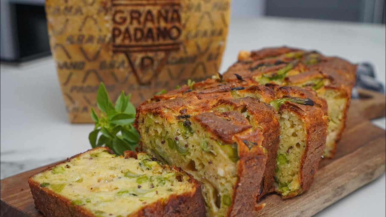 Cake apéritif facile et moelleux au Grana Padano et petits légumes verts