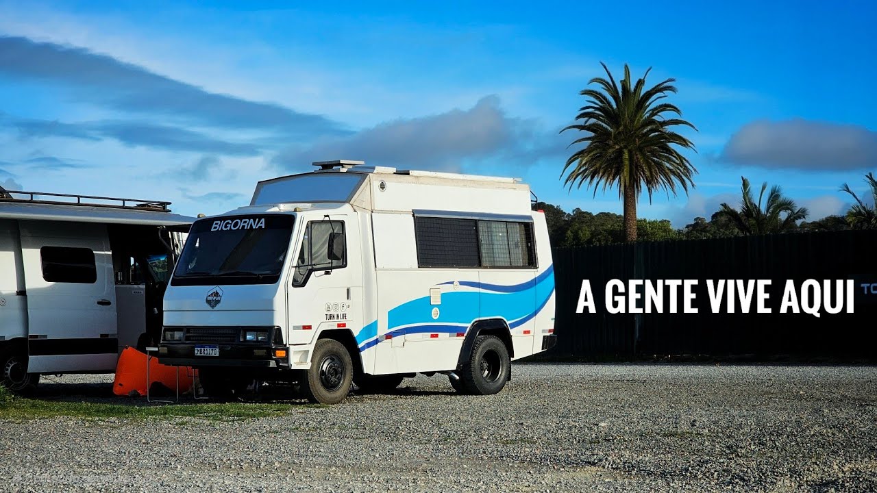 24h vivendo em um estacionamento