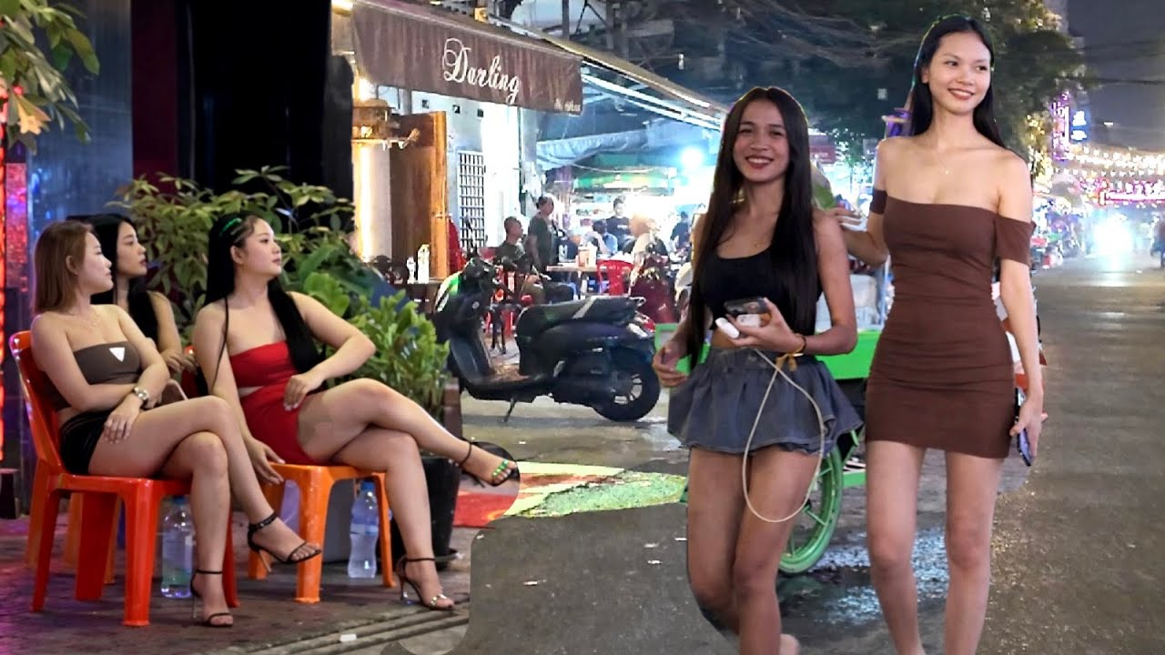 Cambodia's Nightlife 2026: Walking Tour Exploring Phnom Penh City's Streets at Night