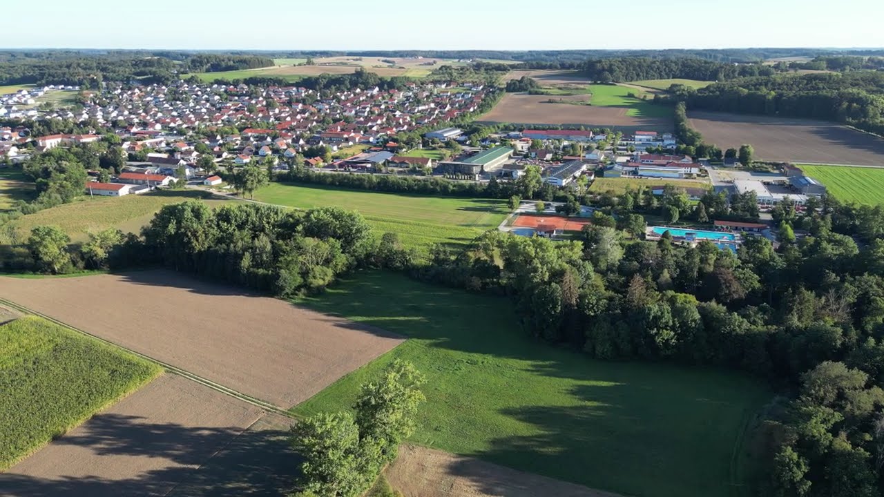 Drohnenflug Markt Eichendorf - Vom Freibad bis zum Haus ANNA | 08.09.2024