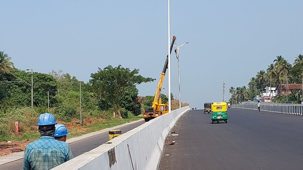 NH66 KASARAGOD /മൊഗ്രാൽ പുത്തൂർ ഭാഗത്ത്‌ സ്ട്രീറ്റ് ലൈറ്റ് സ്ഥാപിക്കാൻ തുടങ്ങി...