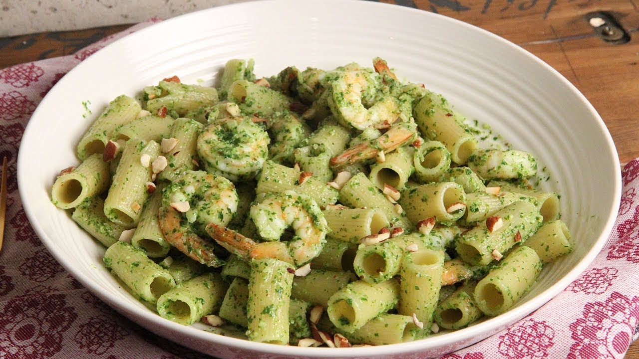 Pasta with Shrimp and Arugula Pesto | Episode 1200