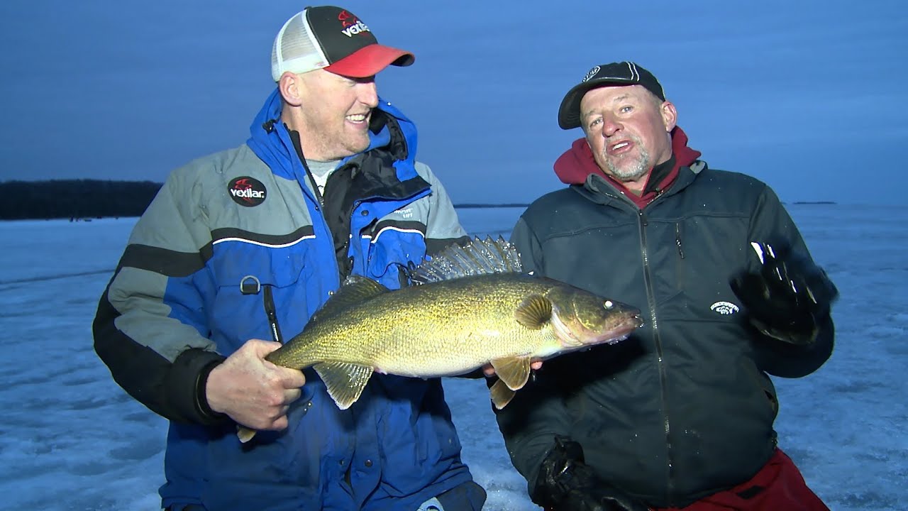 Late Ice GIANT Walleyes Sturgeon Bay