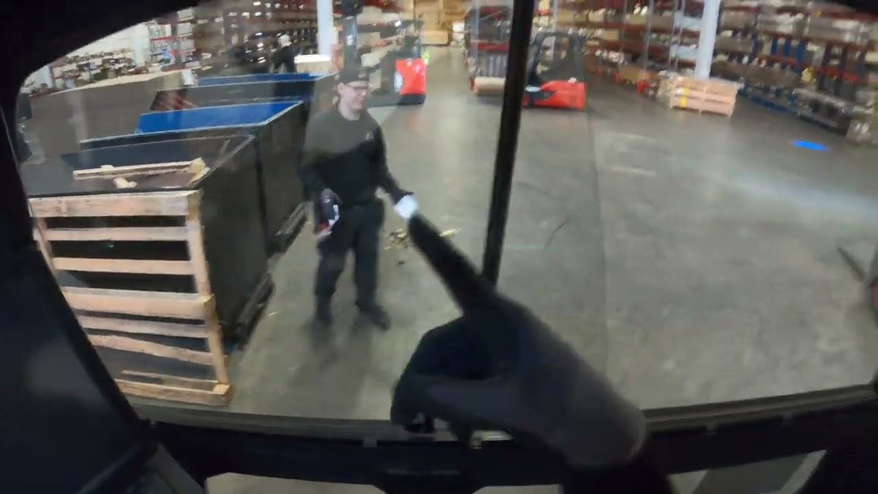 4 ton, 5 ton forklift video. Mix from a day at my work. ( ft. André )