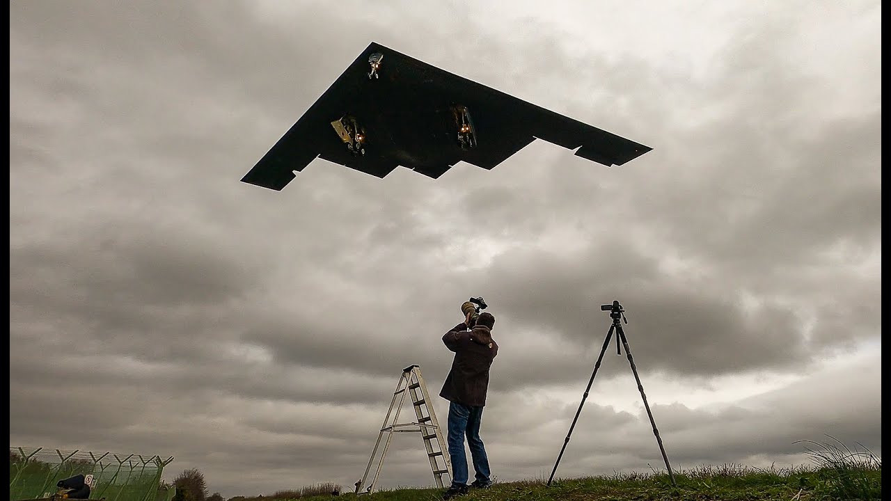 B2 SPIRIT FAIRFORD 4K