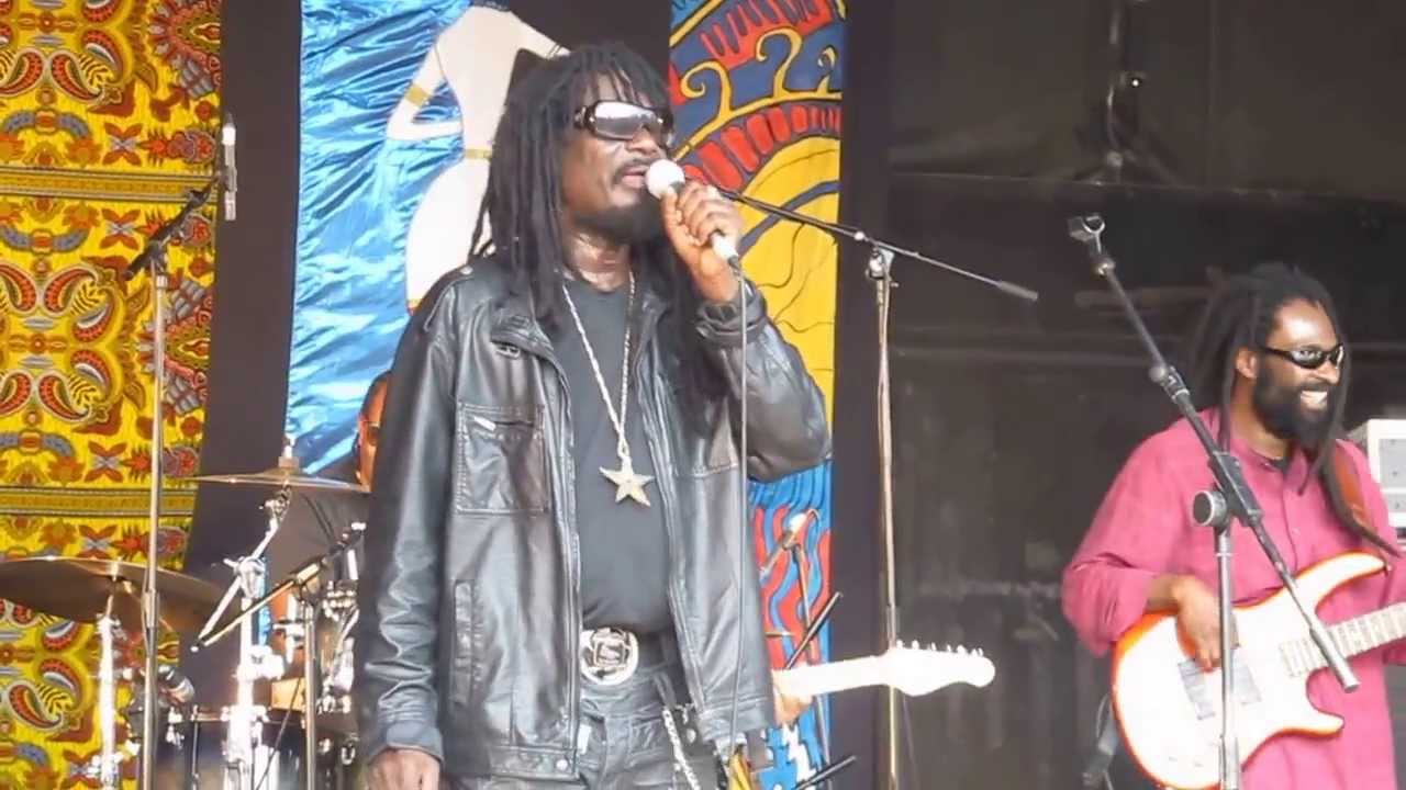 Cornell Campbell 'Queen Of The Minstrel' & 'Stars' Live