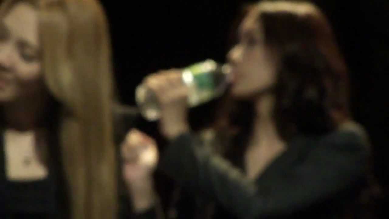 111024 SNSD YoonA (소녀시대 윤아) hurt her ankle during The Boys @ NYC Fanmeet