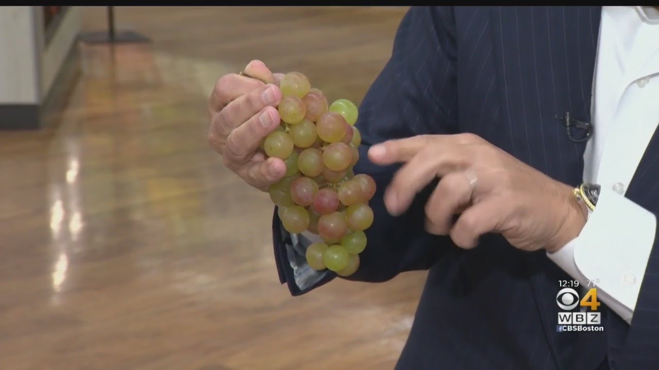 Fresh Grocer: Red Muscat Grapes