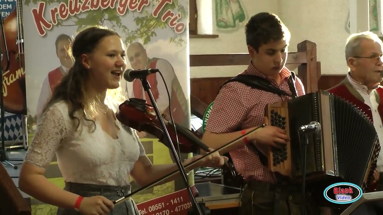 Kreuzberger Trio mit Julia & Jonas -- zwoa rehbraube Äugerl