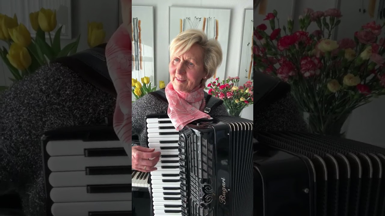 Song:  Gracieuse  valse   from:   Michiel Pegurie & Jean Peyronnin          (Songnumber: 75)
