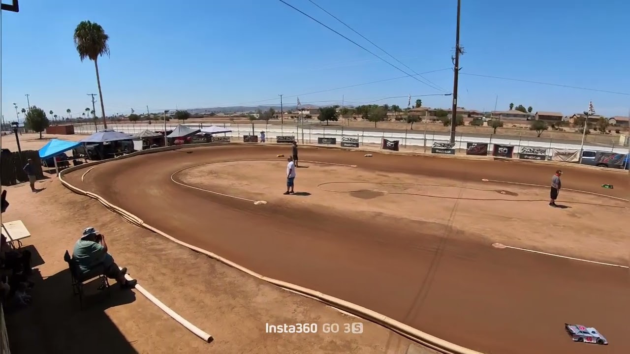 Round 5 the dirt slinger series 1st qualifier of 3.  Losi Dirt Late Model. The Dirt in Perris CA