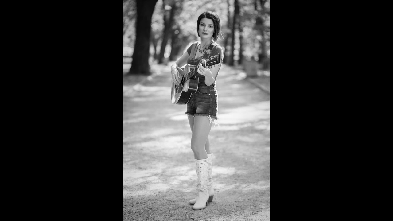 Lilly sings covers - Never can say goodbye, by Gloria Gaynor
