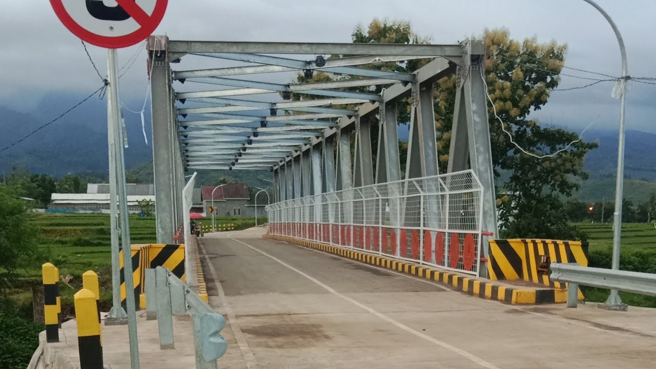 Jalan jalan pagi dari Bendung Padipomahan ke arah jembatan bubak