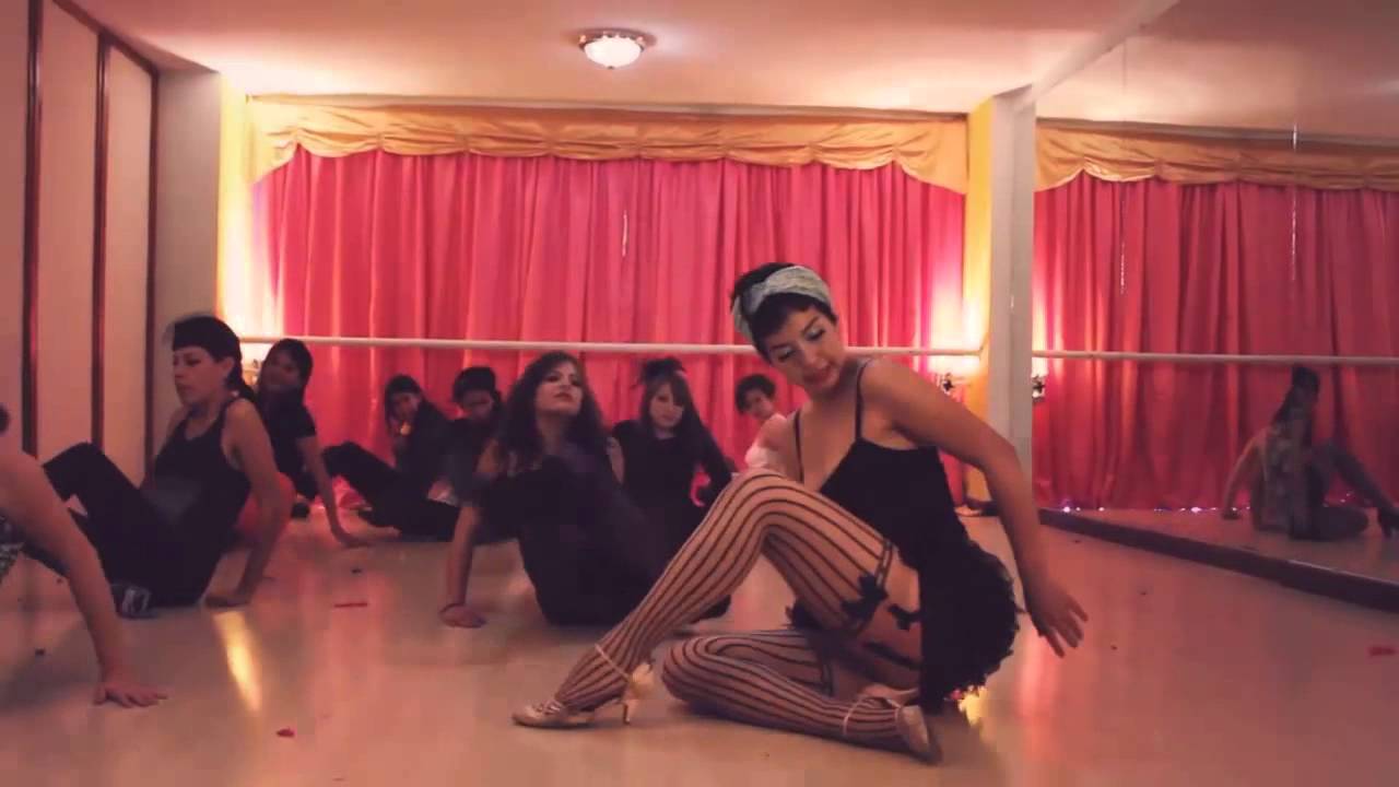 Clases de Burlesque con Mademoiselle Sheila Zuleta