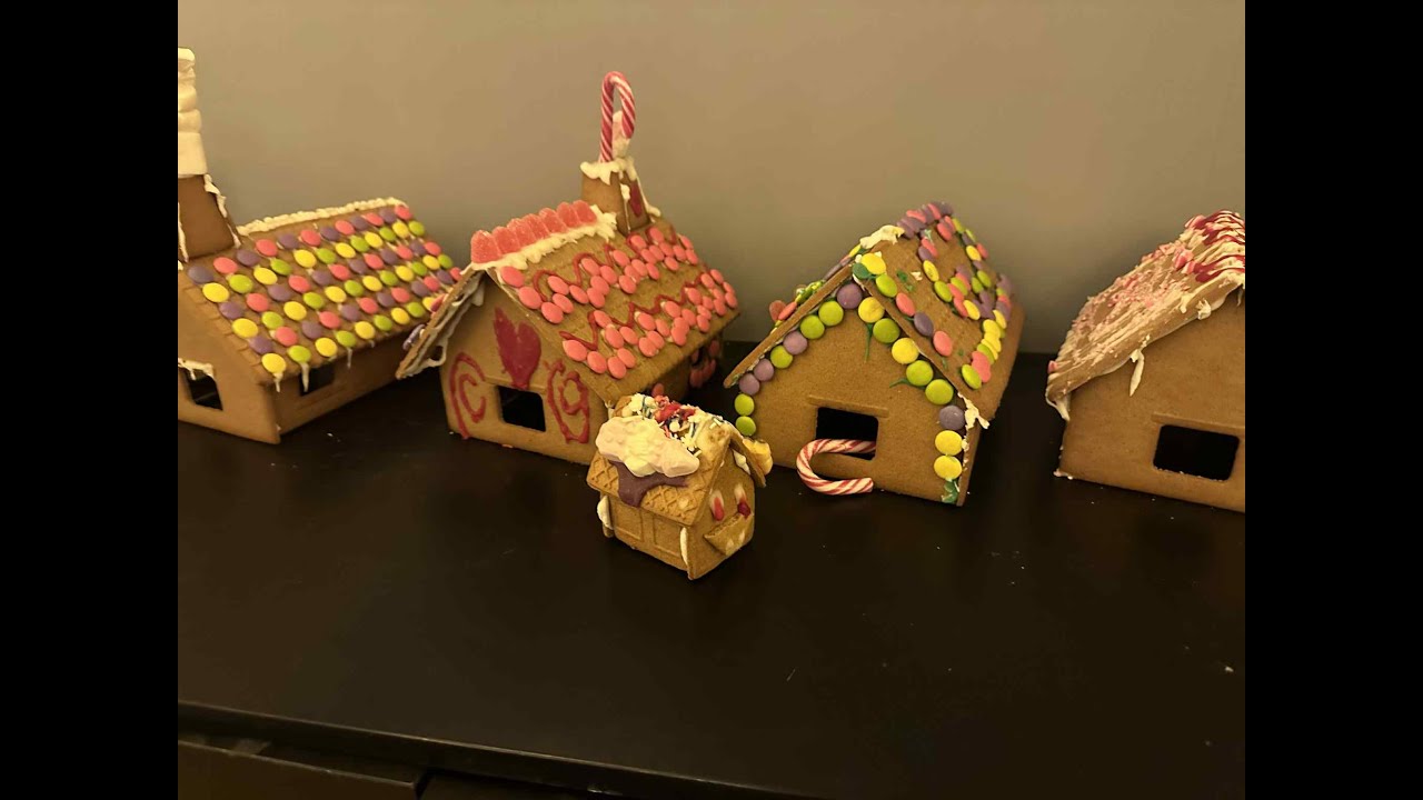 Familjen Johansson - Vlogg - Vi bakar pepparkakor och pepparkakshus!