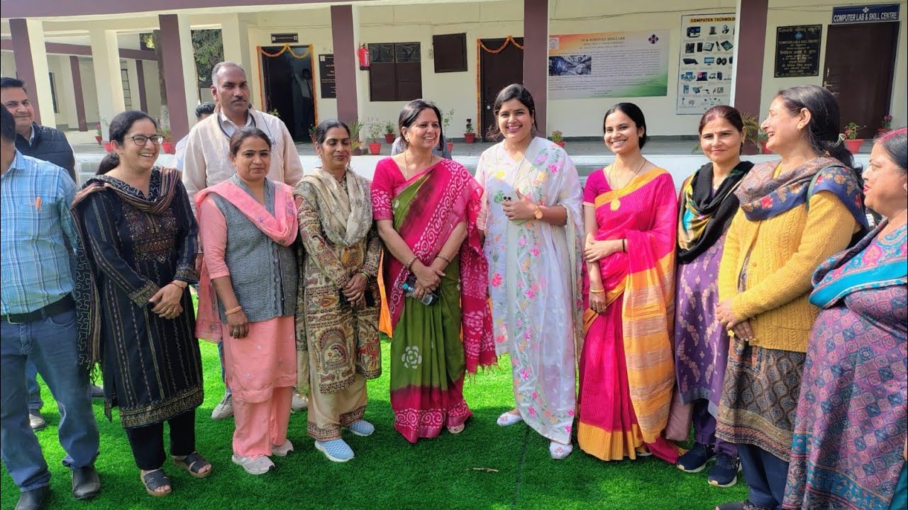 R N Tagore Inter College में बनी अत्याधुनिक लैब 