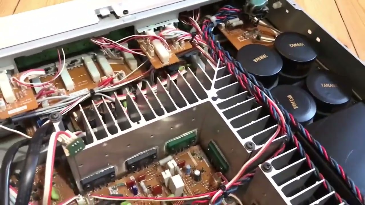 YAMAHA A-1000 STEREO AMPLIFIER