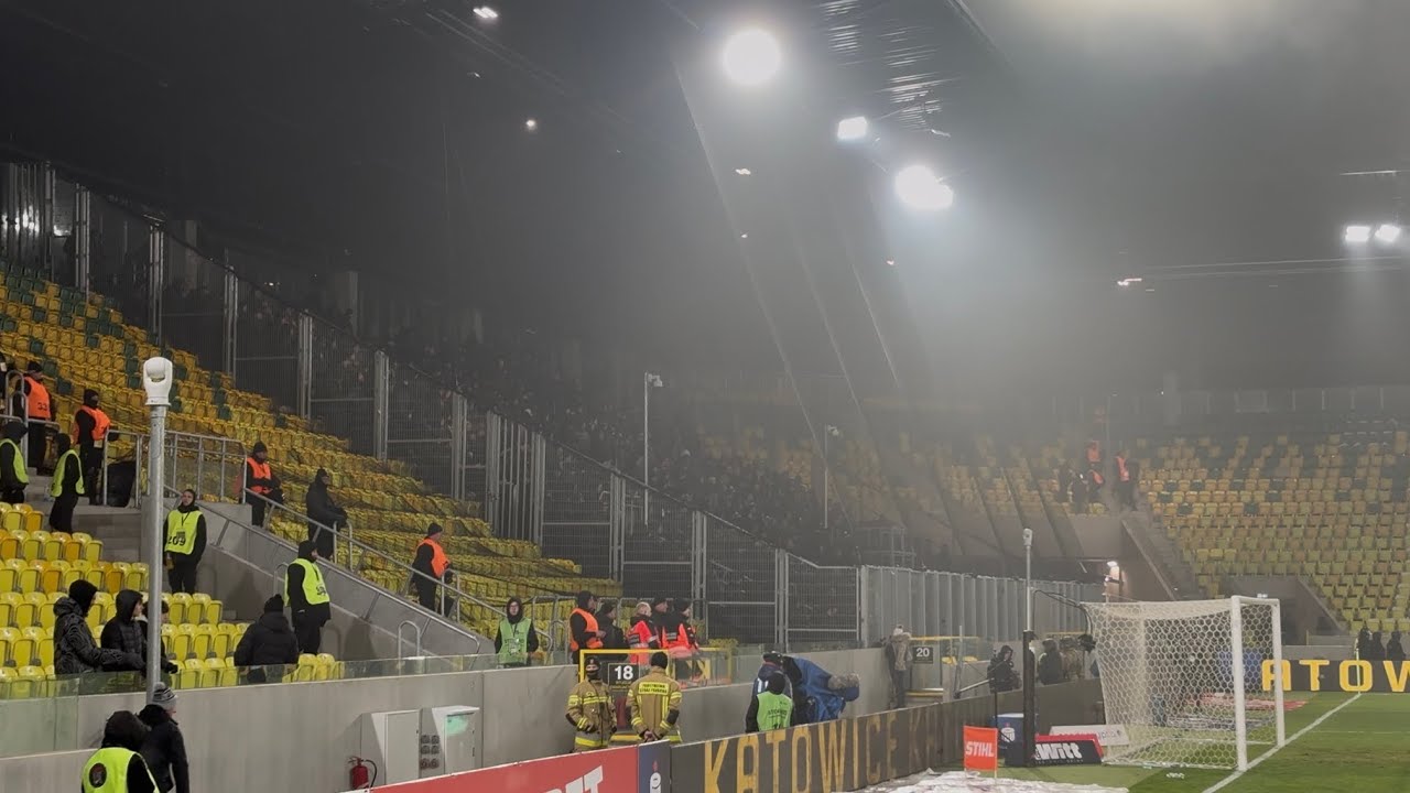 &bdquo;BRAKŁO ODWAGI&rdquo; - wymiana uprzejmości na meczu GKS - POGOŃ [NAPISY] (29.11.2025)