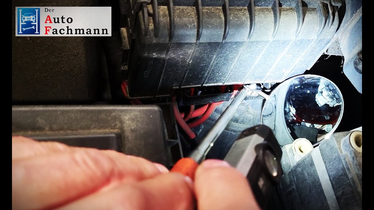 VW Touran Leuchtmittel wechseln: Hauptscheinwerfer und Rück-/ Bremslicht