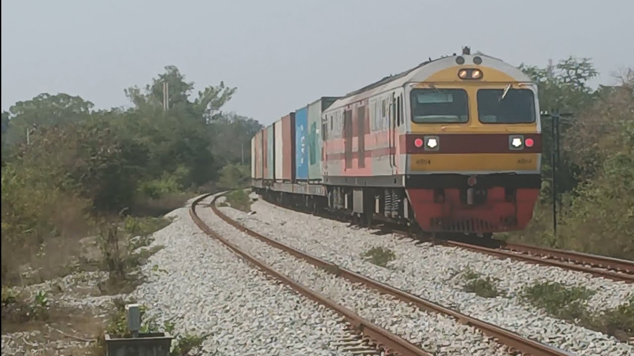 ข.ยางพาราที่ 665 แหลมฉบัง-พิจิตร D:HITACHI4514🚆ผ่านโค้งกม.103#รถไฟไทย #รถไฟสายตะวันออก #รถไฟสินค้า 
