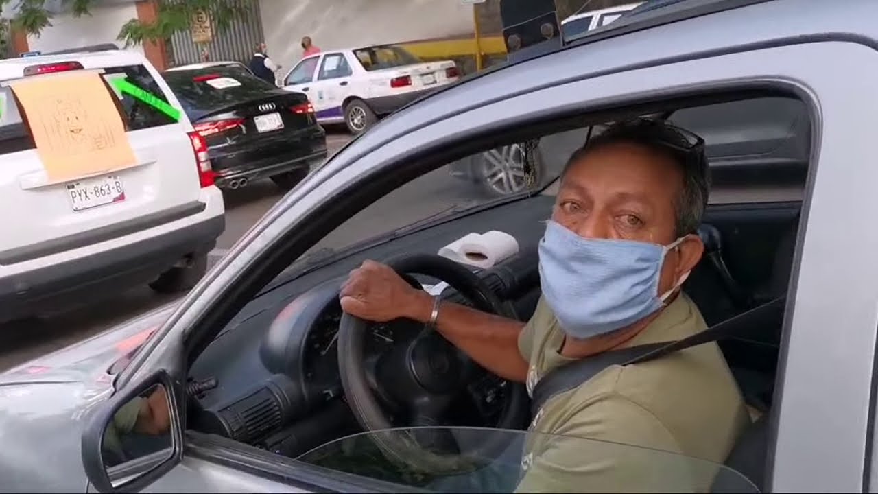 &iexcl;CARAVANA FRENA EN CARRETERA ! #ejercitopeludito  EJERCITO PELUDITO 