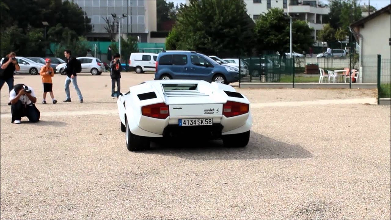 Lamborghini Countach 5000S Startup & Acceleration In Paris During The Cars & Coffee