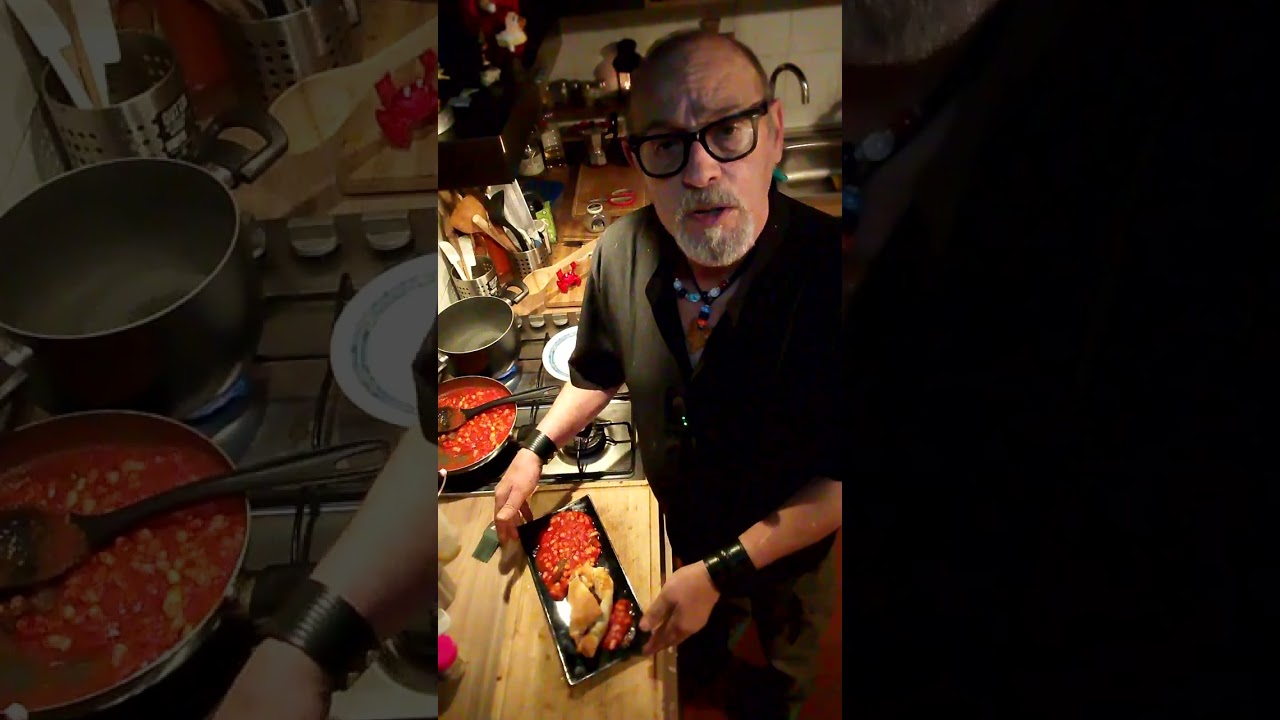 Salsiccia impacchettata e fagioli
