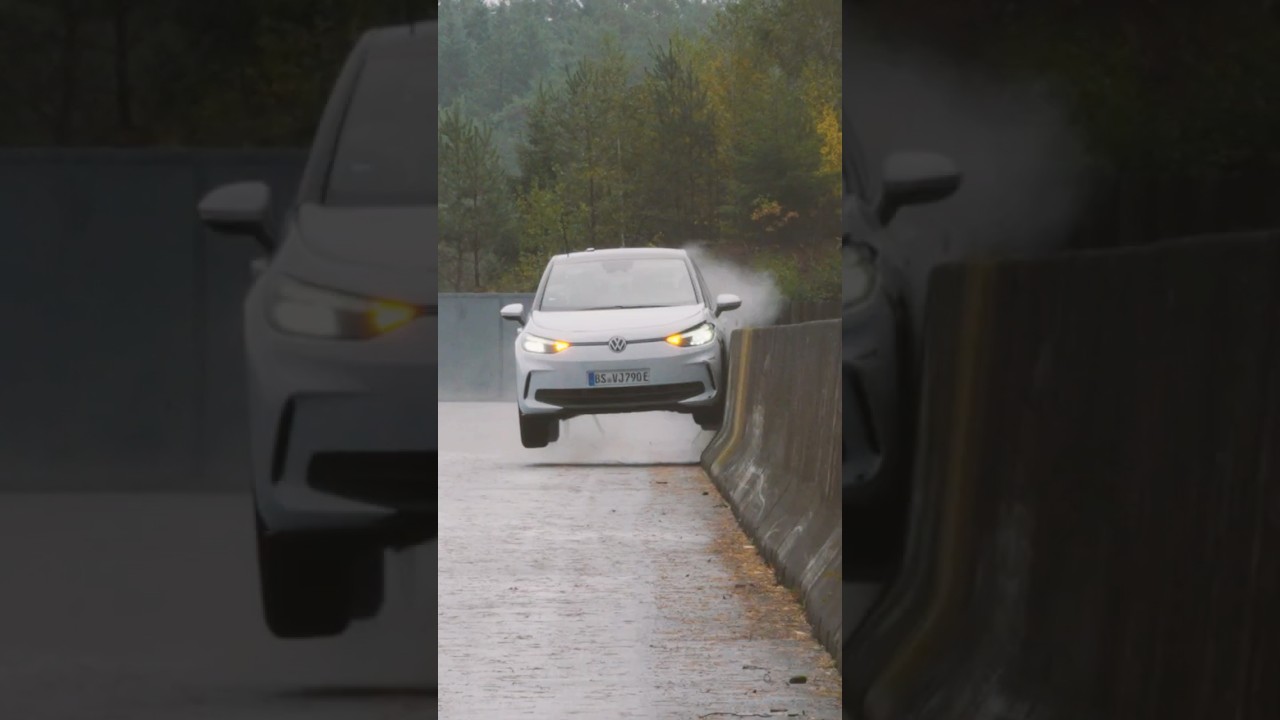 🚗⚠️ Distracted from the road? One second can change your life.