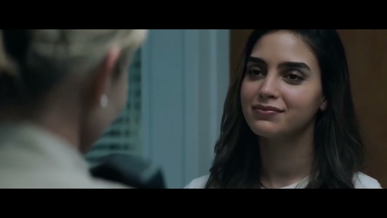 Scream V: (2022) At the hospital Sheriff Judith tell Samantha to depart town