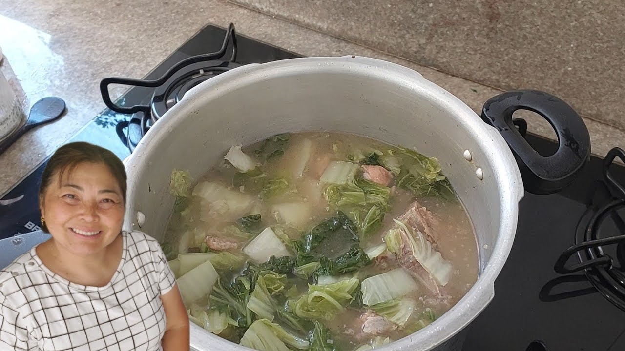 ESSE CALDO PODE SER USADO COMO BASE DE UM LÁMEN JAPONÊS | SOPA DE SUAN À MODA ORIENTAL