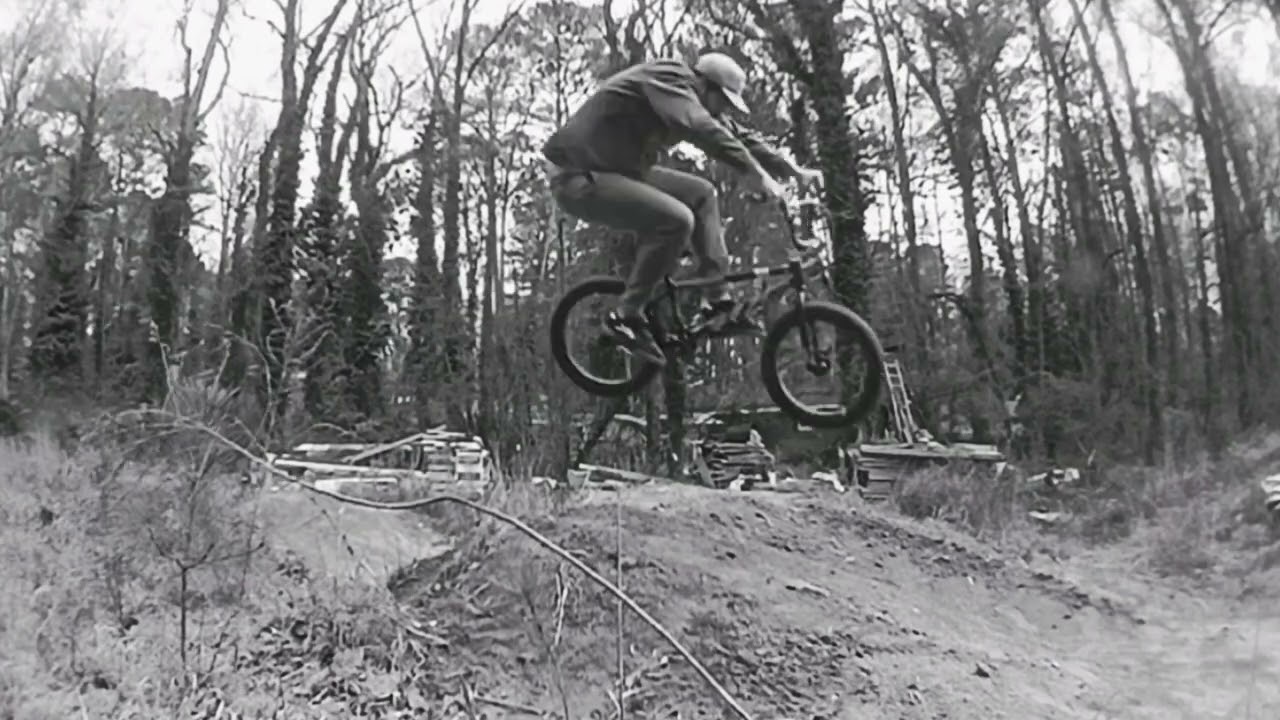Mudslide slippin slide on the Chump Jump.. #BONESHAKERBICYCLES #dkmidschool #littledevilbrand #muddy
