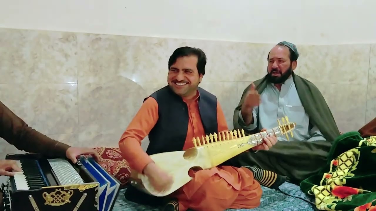 Zahir Mashokhel Ustaz Tapey Aw Khkoly Charbeta Danish Ustaz. Aw Arif Ustaz.