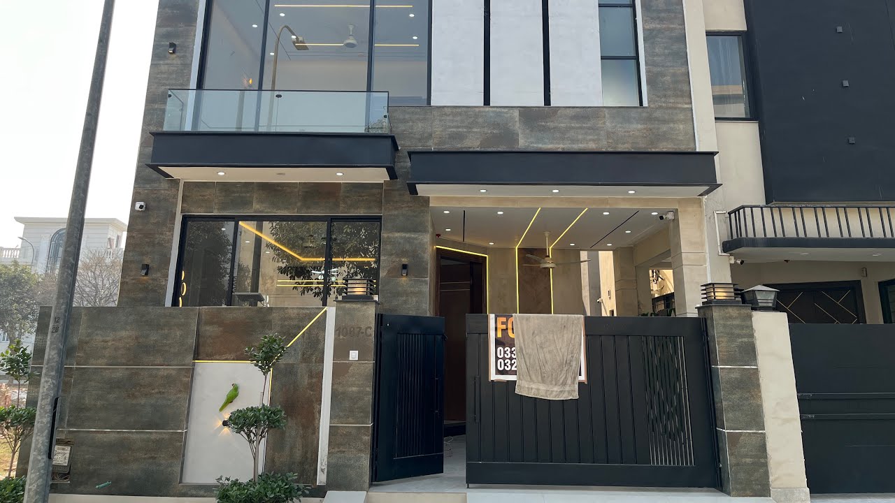 ✔ Peaceful& secure DHA community✔ Perfect for small to medium family 