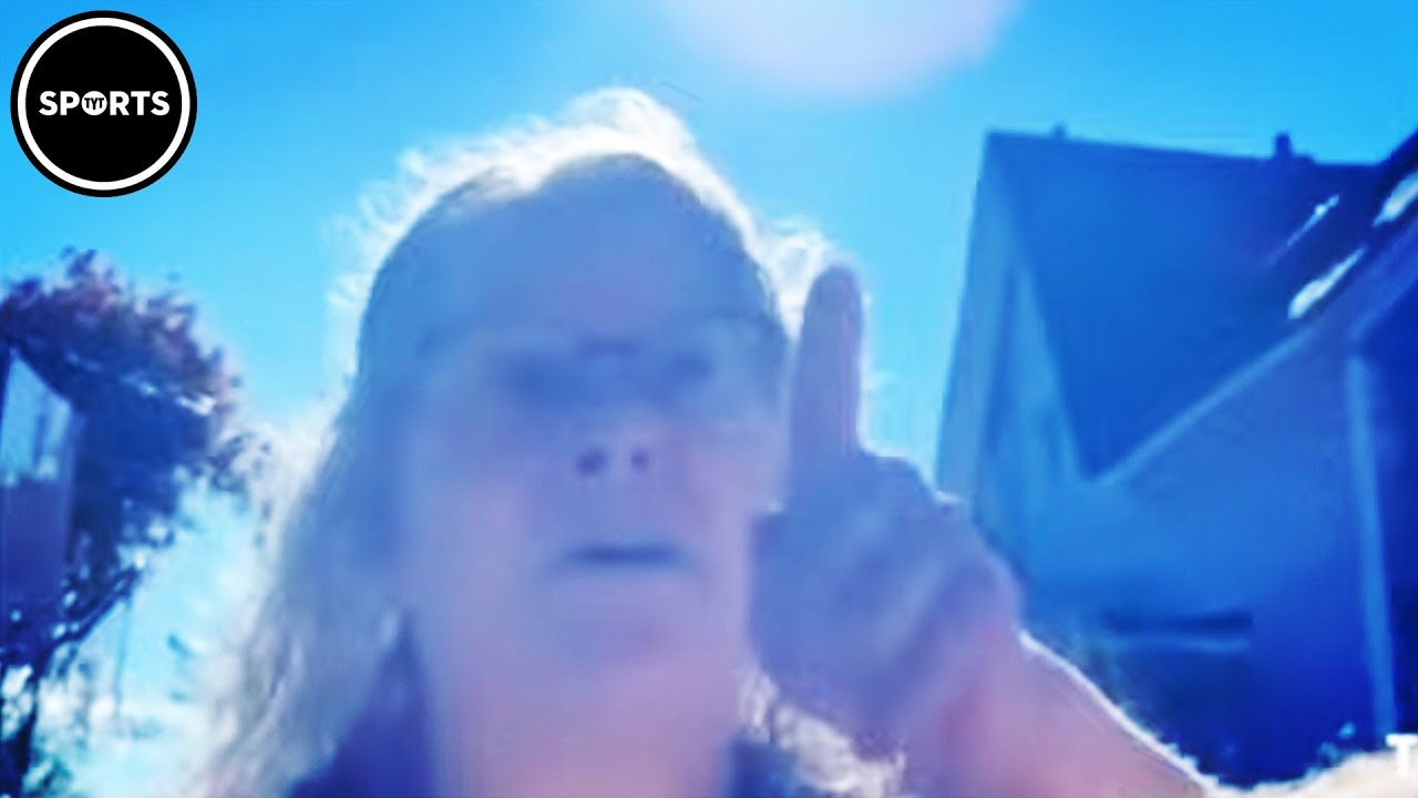 Workers Laugh In Karen's Face After Bizarre Outburst