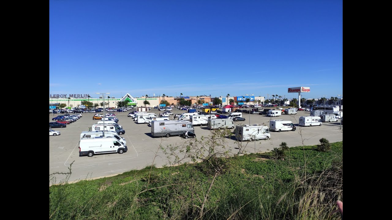 Lakóautó parkoló Spanyolországban Torrevieja La Zénia Boulevard Camper