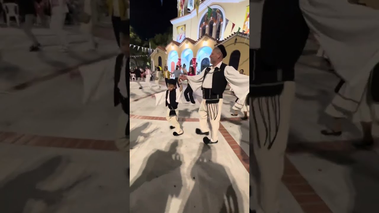 Πιτσιρικάς ΑΠΙΣΤΕΥΤΟΣ σέρνει το χορό και μαγεύει τους πάντες στην Ελευσίνα. Kostas Mitsis Live