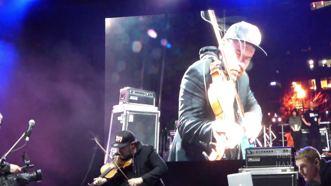 Ashley MacIsaac performs his Last Song at the 2018 ECMA Waterfront ShowCase with Shreem