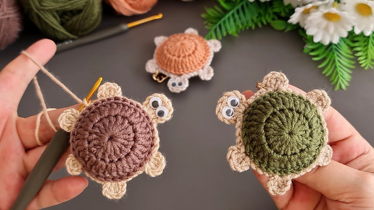 Вязание крючком черепашек для начинающих. Я связала их очень много и все продала. Брелок, связанн...