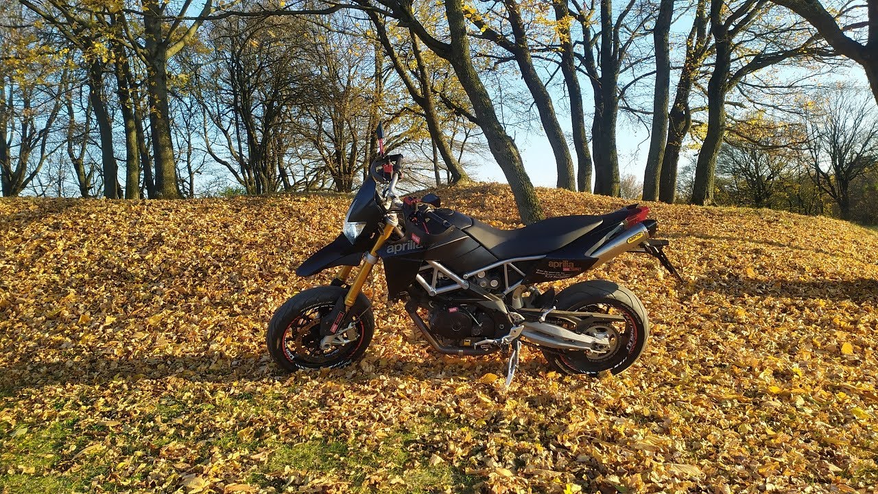 #Aprilia Dorsoduro 750 - oil and oil filter change