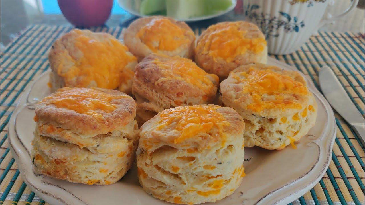 洋葱起司司康（英式松饼）太香了，出炉妙光 Delicious cheese scones with onion and Rosemary