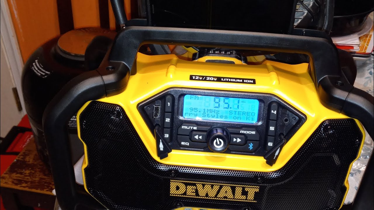radio speaker dewalt a bateria