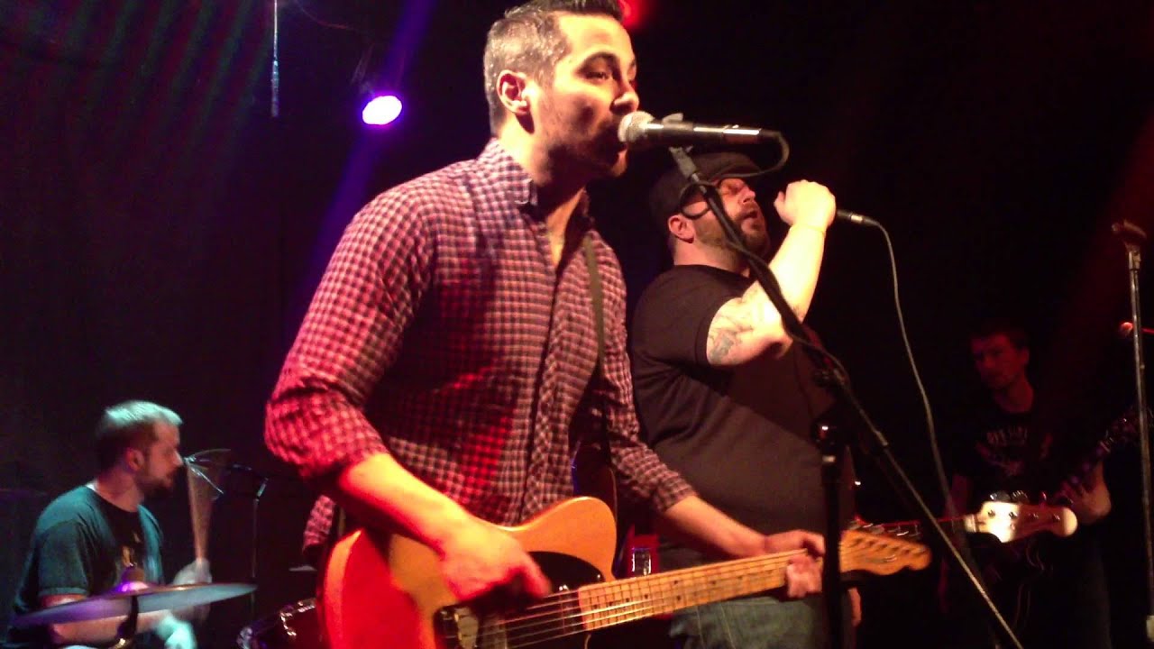 Saint Alvia (live) - Whispering To The Dead