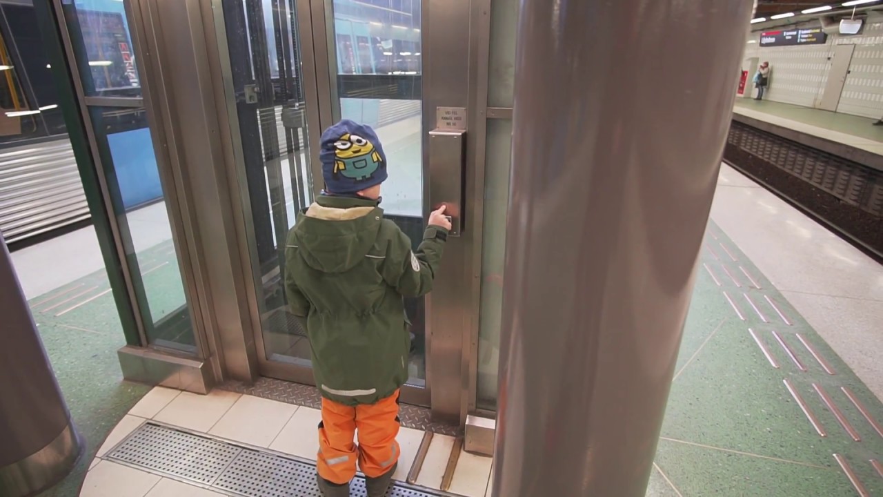 Sweden, Stockholm, Liljeholmen subway station, 1X elevator, 1X escalator - changing platform